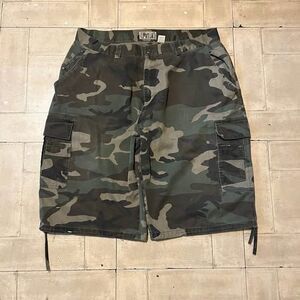 Men’s BTL baggy military camo shorts size 42
